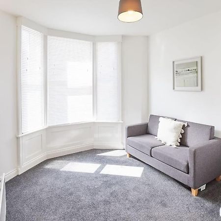 Apt 1 - Queens Court 스카버러 외부 사진